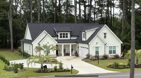 1220 N Middleton Dr NW, Calabash, NC 28467