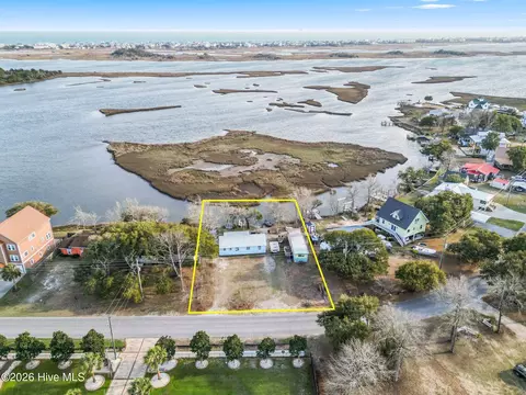 484 Little Kinston Rd, Surf City, NC 28445