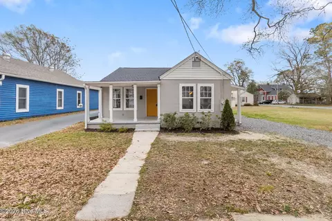 404 N Massey St, Selma, NC 27576