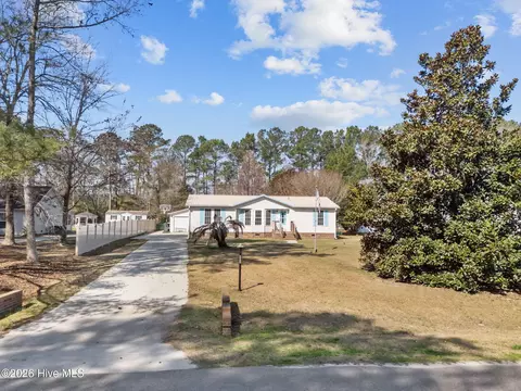 407 Maplewood Dr NW, Calabash, NC 28467