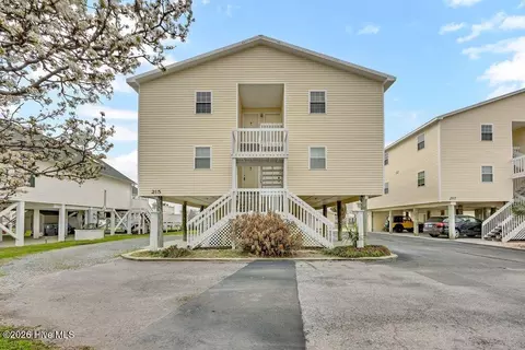 215 Atlanta Ave #3C, Carolina Beach, NC 28428