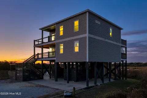 3627 Island Dr, North Topsail Beach, NC 28460