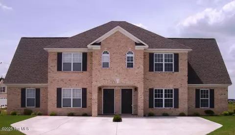 2204 Dovedale Dr #B, Greenville, NC 27834