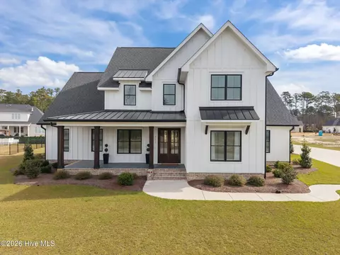 711 Rupert Dr, Greenville, NC 27858