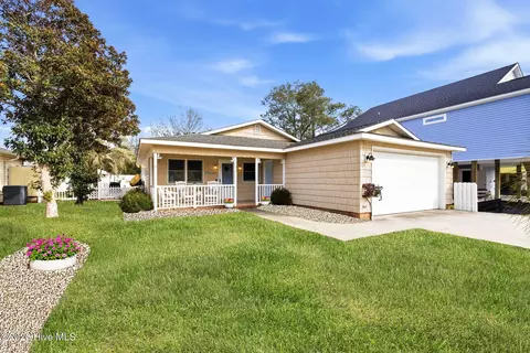 132 NE 32nd St, Oak Island, NC 28465
