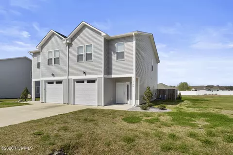119 Pasture Ln #B, Peletier, NC 28584