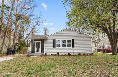 522 Oak Ln, Jacksonville, NC 28540