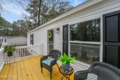 108 Pond View Cir, Hampstead, NC 28443