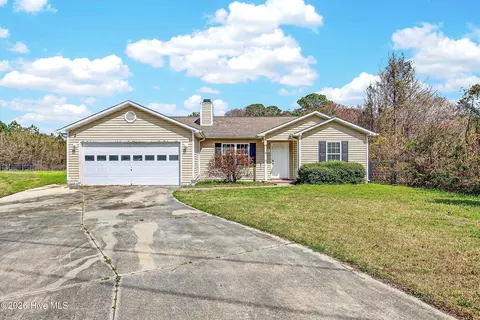 122 Burrell Ln, Richlands, NC 28574