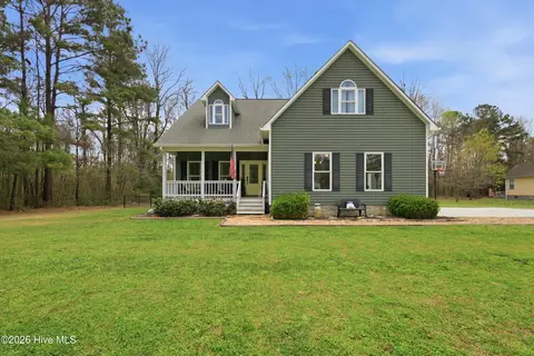 103 S Warren Xing, Burgaw, NC 28425