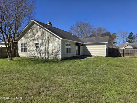 1200 Saint Charles Cir, Greenville, NC 27834