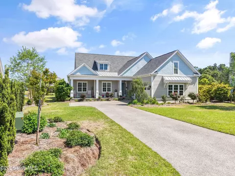 3005 Pine Bay Ct, Southport, NC 28461