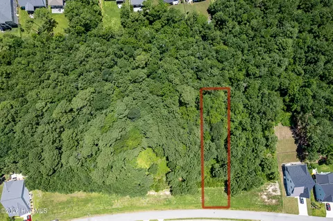 324 Spicer Lake Dr, Holly Ridge, NC 28445