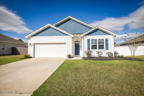 825 Delta Ct, Wilmington, NC 28401