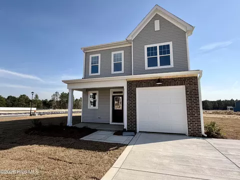 900 Peckham Loop, Aberdeen, NC 28315