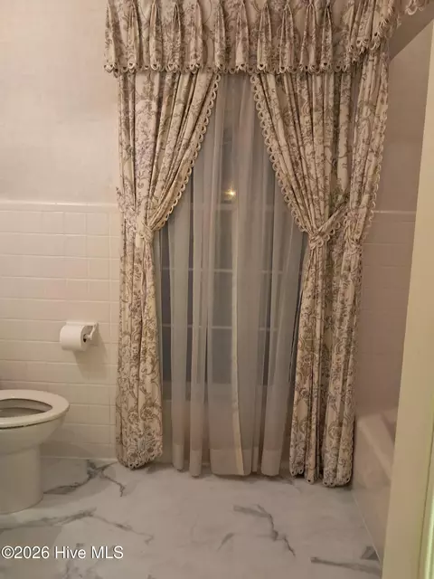 Bath - 316 First St, Hookerton, NC 28538 photo 2 of 6