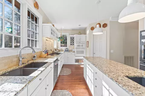 Kitchen - 24 Thunderbird Cir, Pinehurst, NC 28374 photo 4 of 5
