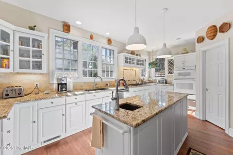 Kitchen - 24 Thunderbird Cir, Pinehurst, NC 28374 photo 3 of 5