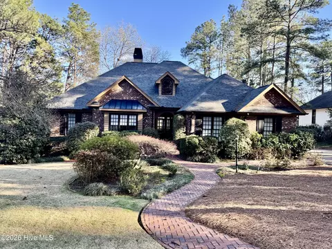 24 Thunderbird Cir, Pinehurst, NC 28374
