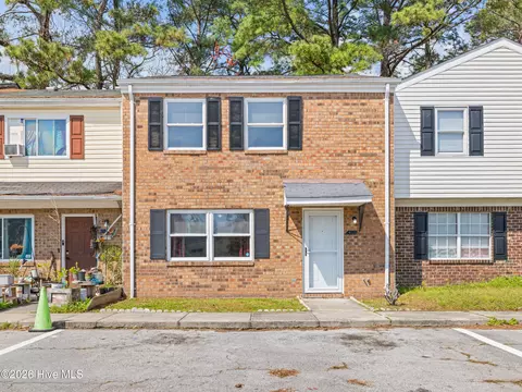 416 Myrtlewood Cir, Jacksonville, NC 28546
