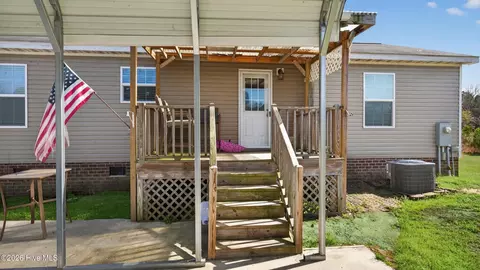 Exterior - 1603 E Barr Rd, Chocowinity, NC 27817 photo 2 of 3