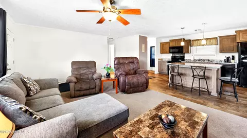 Living - 1603 E Barr Rd, Chocowinity, NC 27817 photo 3 of 4