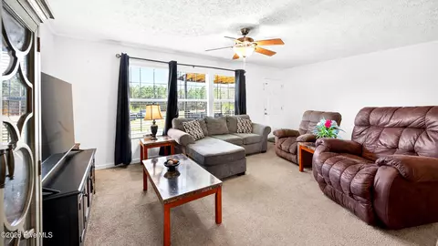 Living - 1603 E Barr Rd, Chocowinity, NC 27817 photo 4 of 4