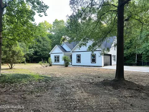 2671 Brookwood Rd, Kinston, NC 28504