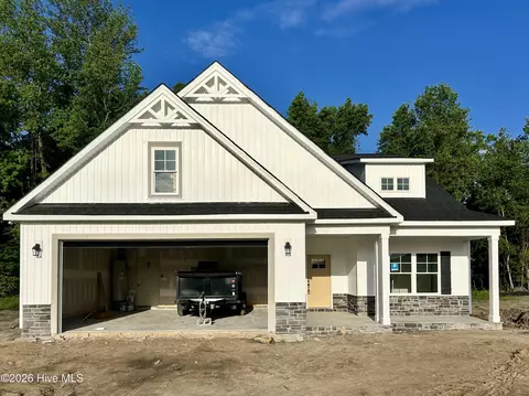 3738 Chatsworth Dr, La Grange, NC 28551