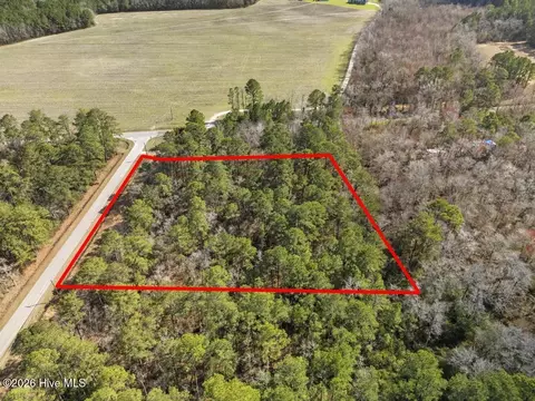 2 Page Rd, Burgaw, NC 28425