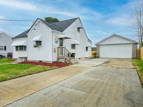 104 Chadburn Ave, Elizabeth City, NC 27909