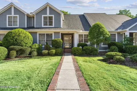 227 N Knoll Rd, Southern Pines, NC 28387