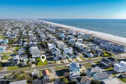 300 Ocean Blvd, Carolina Beach, NC 28428