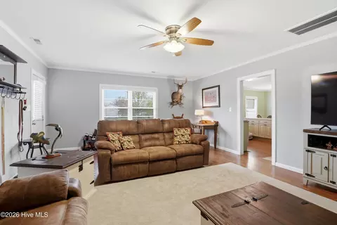 Entry Way - 403 Smith Chapel Rd, Mount Olive, NC 28365 photo 1 of 1