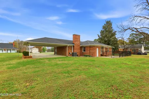 Exterior - 403 Smith Chapel Rd, Mount Olive, NC 28365 photo 4 of 4