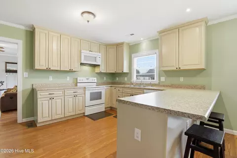Kitchen - 403 Smith Chapel Rd, Mount Olive, NC 28365 photo 1 of 4