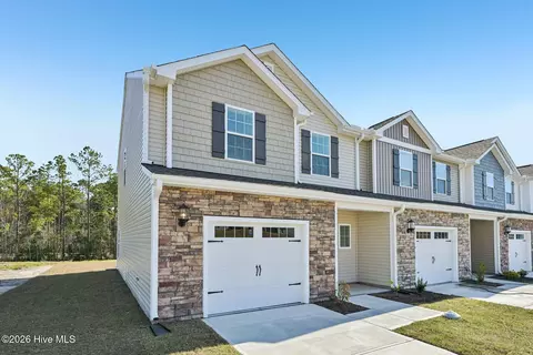 83 Commons View Dr, Hampstead, NC 28443