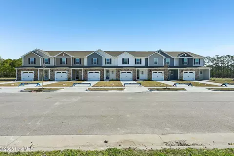 87 Commons View Dr, Hampstead, NC 28443