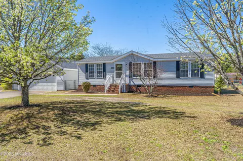 263 Countryside Dr, Aberdeen, NC 28315