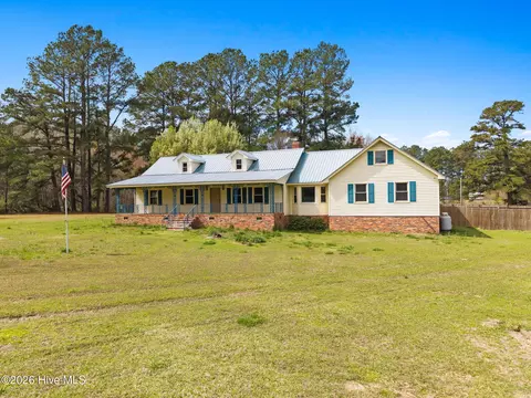 863 Fred Powell Rd, Whiteville, NC 28472