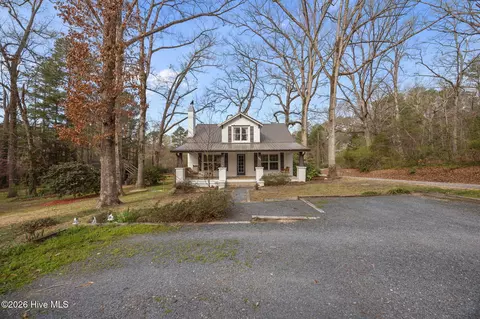 992 S Mcneill St, Carthage, NC 28327