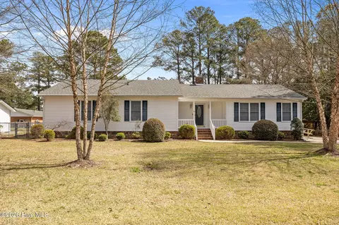 108 S Eden Dr, Washington, NC 27889