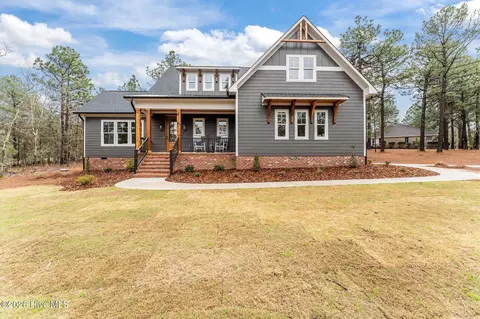 266 Paula Ct, West End, NC 27376
