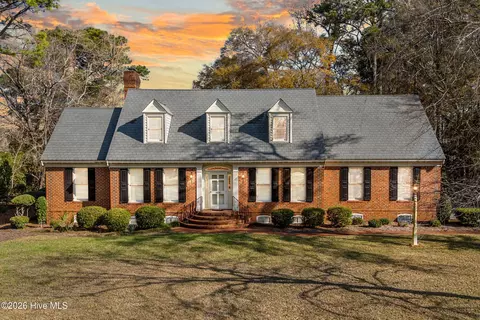 1606 Pembroke Jones Dr, Wilmington, NC 28405