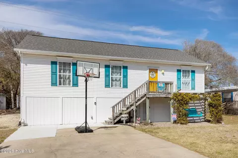 8504 Reed Dr, Emerald Isle, NC 28594