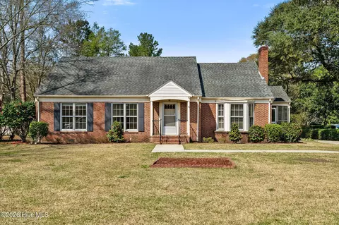 219 E Ridge St, Rose Hill, NC 28458