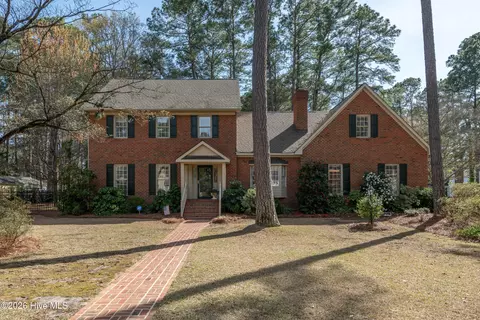 312 Pinewood Rd, Greenville, NC 27858