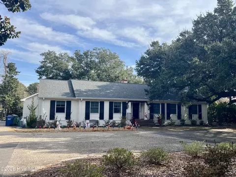 1833 S Live Oak Pkwy, Wilmington, NC 28403