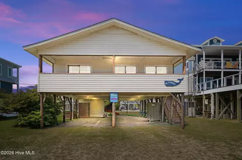 508 W Beach Dr, Oak Island, NC 28465