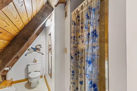 Bath - 568 Seashore Dr, Atlantic, NC 28511 photo 9 of 11